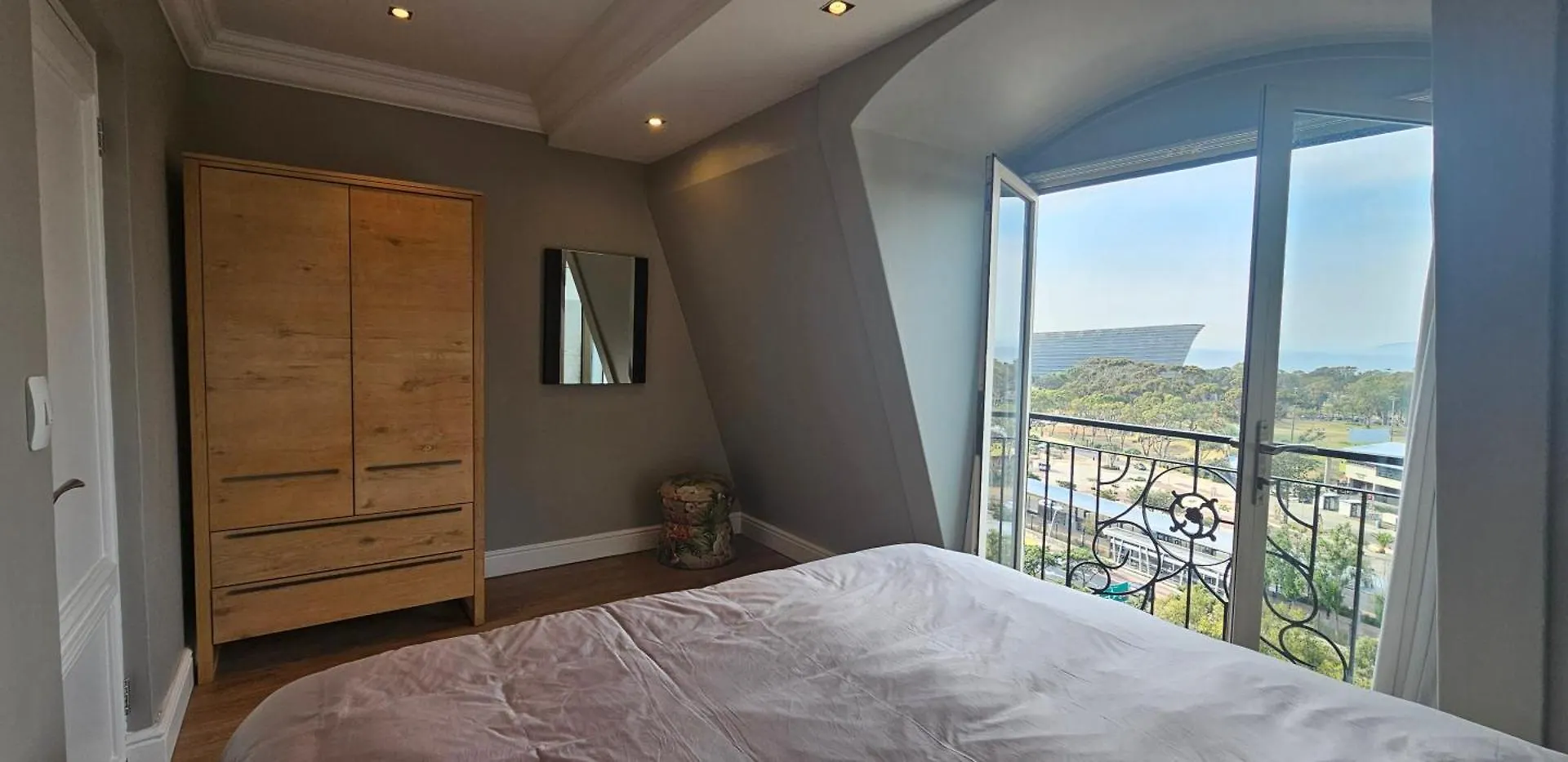 Luxury Rooftop Suite 4Bedroom Cape Royale With V&A Seapoint View Cape Town South Africa