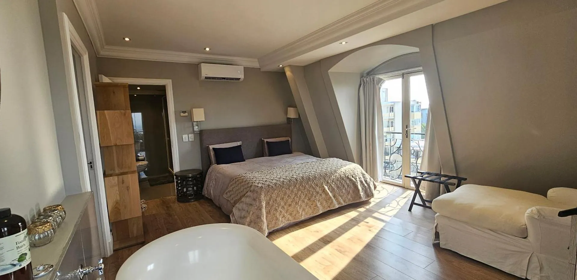 Apartment Luxury Rooftop Suite 4Bedroom Cape Royale With V&A Seapoint View Cape Town