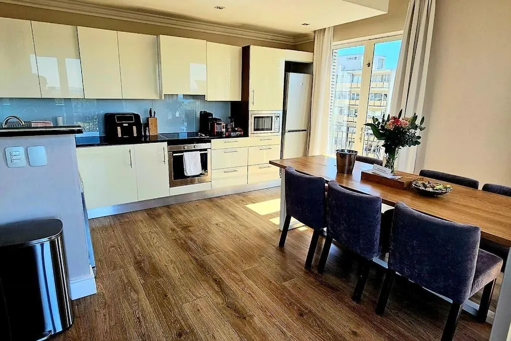Apartment Luxury Rooftop Suite 4Bedroom Cape Royale With V&A Seapoint View Cape Town South Africa