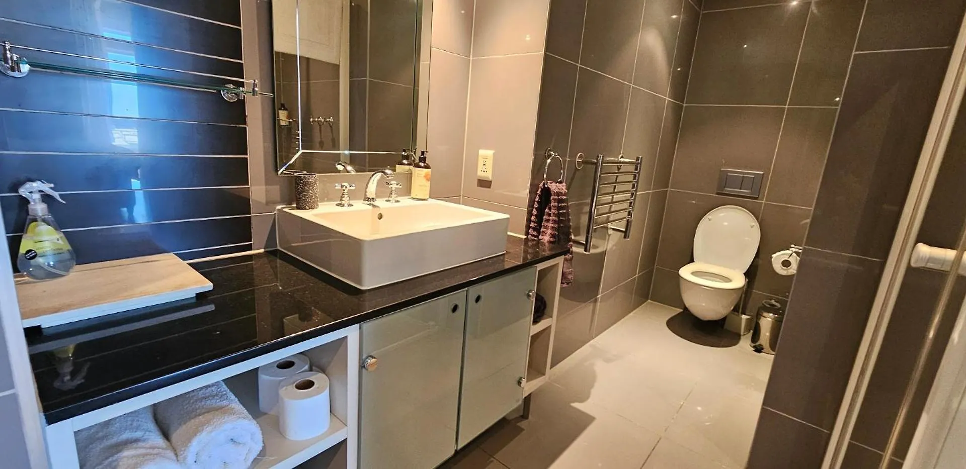 Luxury Rooftop Suite 4Bedroom Cape Royale With V&A Seapoint View Cape Town